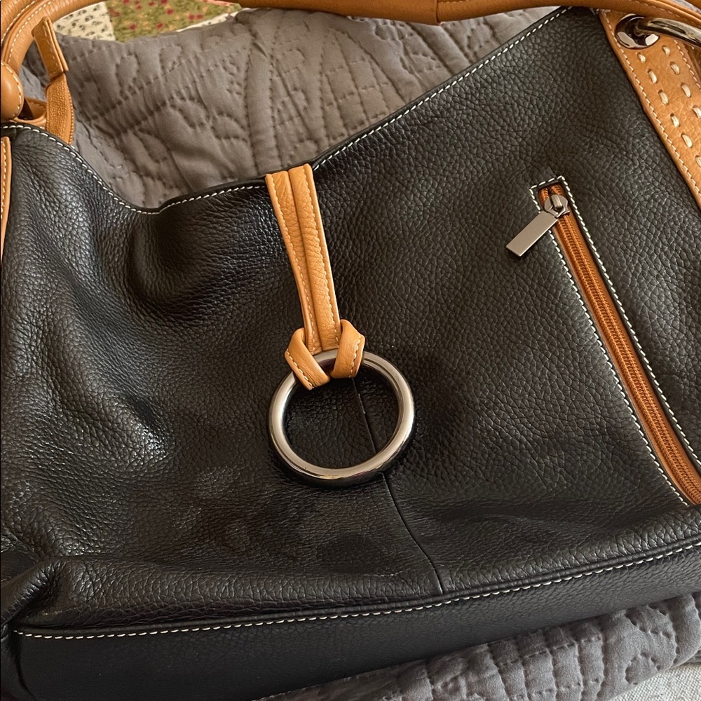 Elegant Black and Tan Leather Handbag